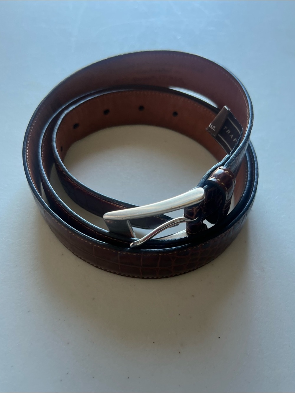 TRAFALGAR Brown Croc embossed leather belt